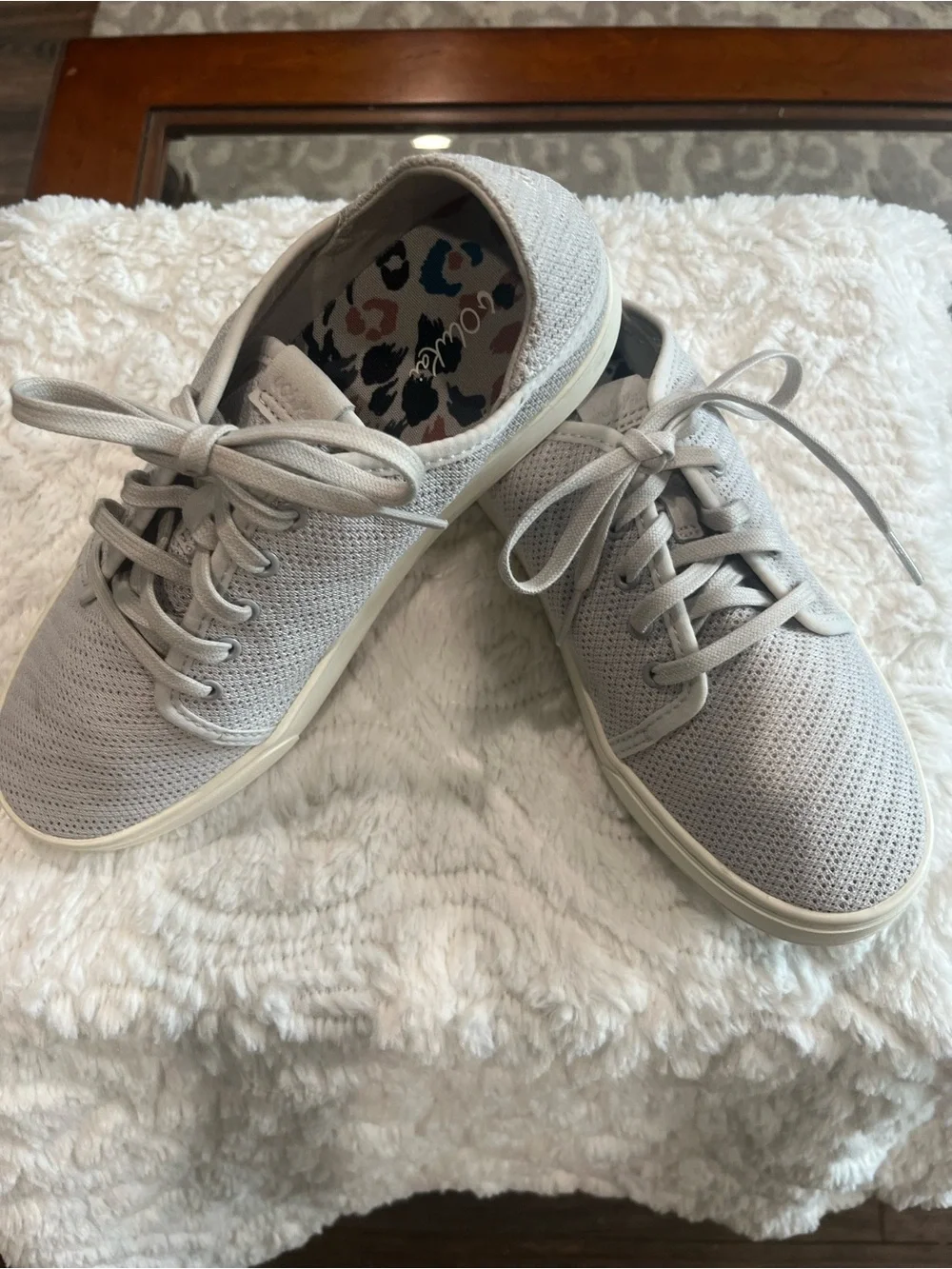Olukai Pehuea Li Mist grey nwot sneakers low top tie colorful cushioned footbed